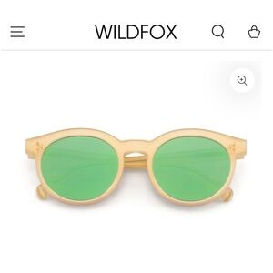 Wild fox Harper Sunglasses new in box with case